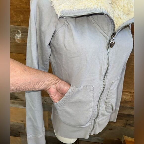 Twisted Heart America deadstock Y2K sherpa hoodie with heart beading detail EUC - Picture 6 of 14